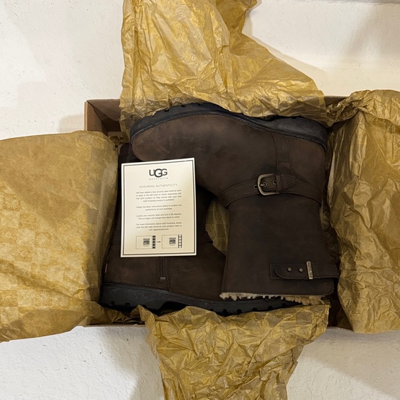 UGG GRANDLE Brown Ankle Boots - Picture 4 of 5